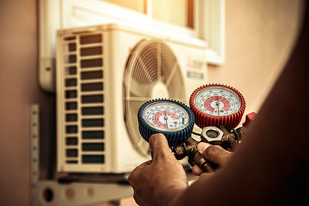 Professional Hvac technician working in Waller, TX